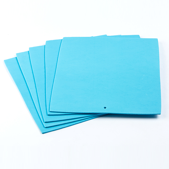 压塑成型的暴露吸收性吹制EVA中底